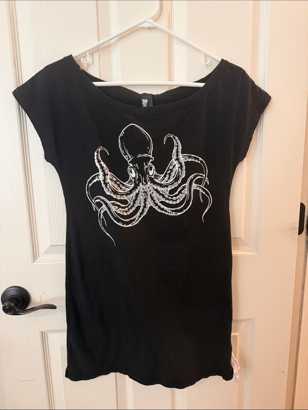 Vintage Y2K Sourpuss Black Tee with White Octopus Graphic